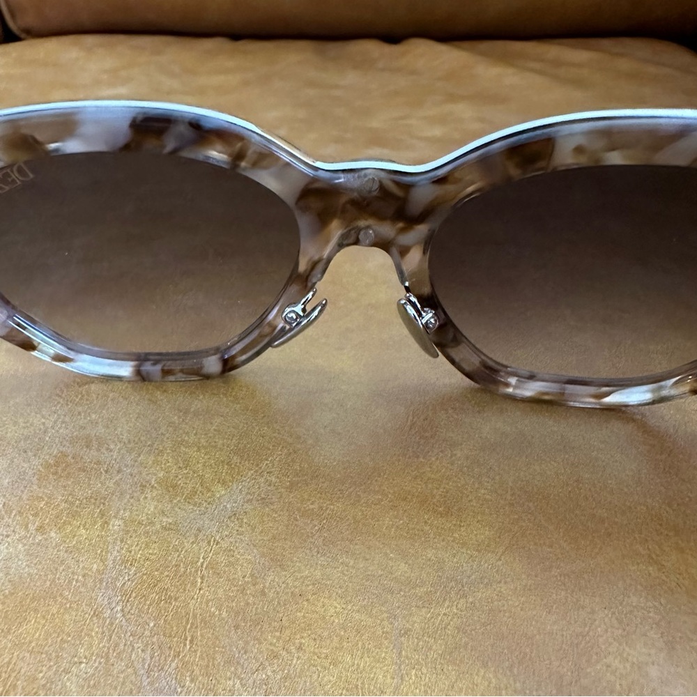 Dezi Charge It Sunglasses - Picture 7 of 11